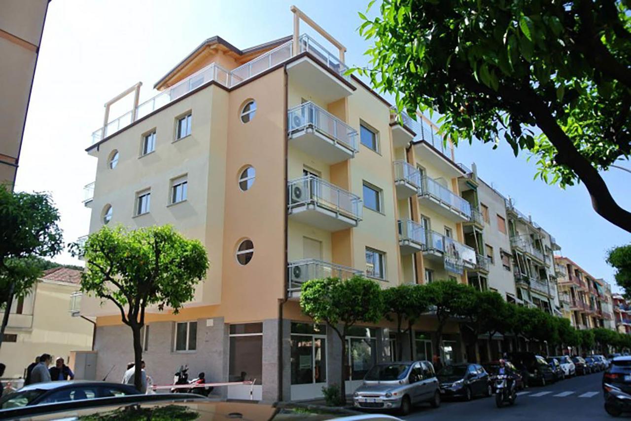 Colibri Apartments Diano Marina Exteriér fotografie